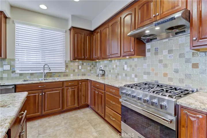 40994 Bankhall Street, Lake Elsinore, California 92532