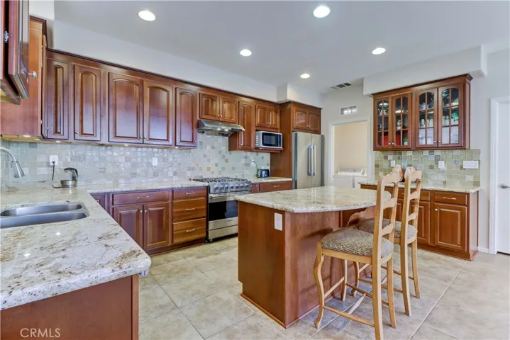 40994 Bankhall Street, Lake Elsinore, California 92532