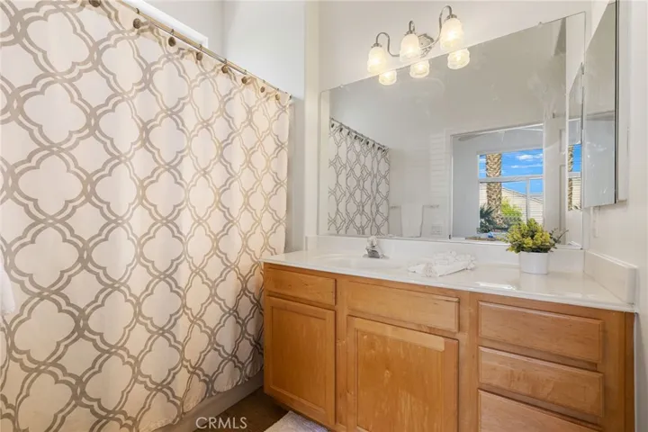 Second bedroom ensuite bathroom.