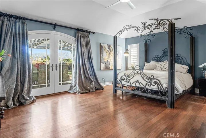 25166 Barnhill Road, Saugus, California 91350