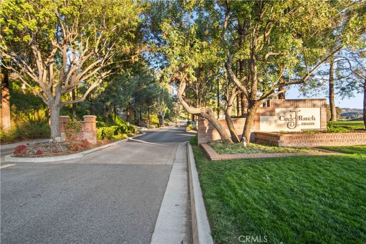 25166 Barnhill Road, Saugus, California 91350