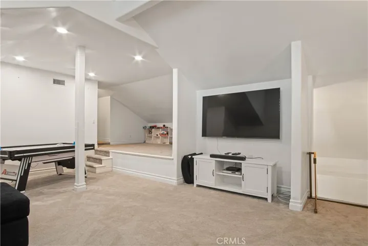 25166 Barnhill Road, Saugus, California 91350