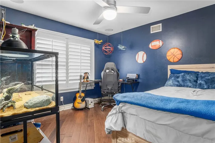 25166 Barnhill Road, Saugus, California 91350