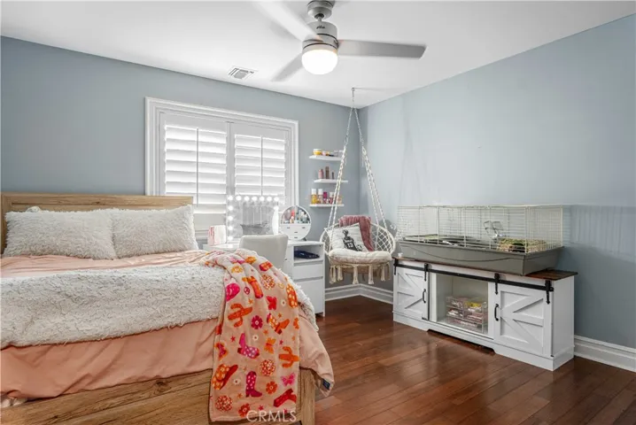 25166 Barnhill Road, Saugus, California 91350