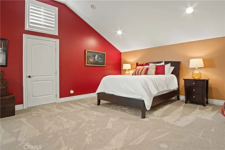 25166 Barnhill Road, Saugus, California 91350