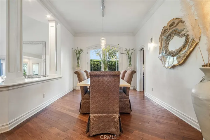 25166 Barnhill Road, Saugus, California 91350