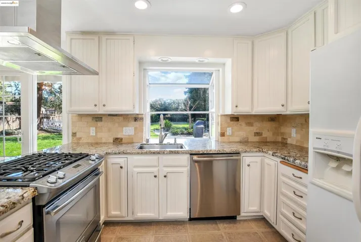 1878 Andrews Dr, Concord, California 94521