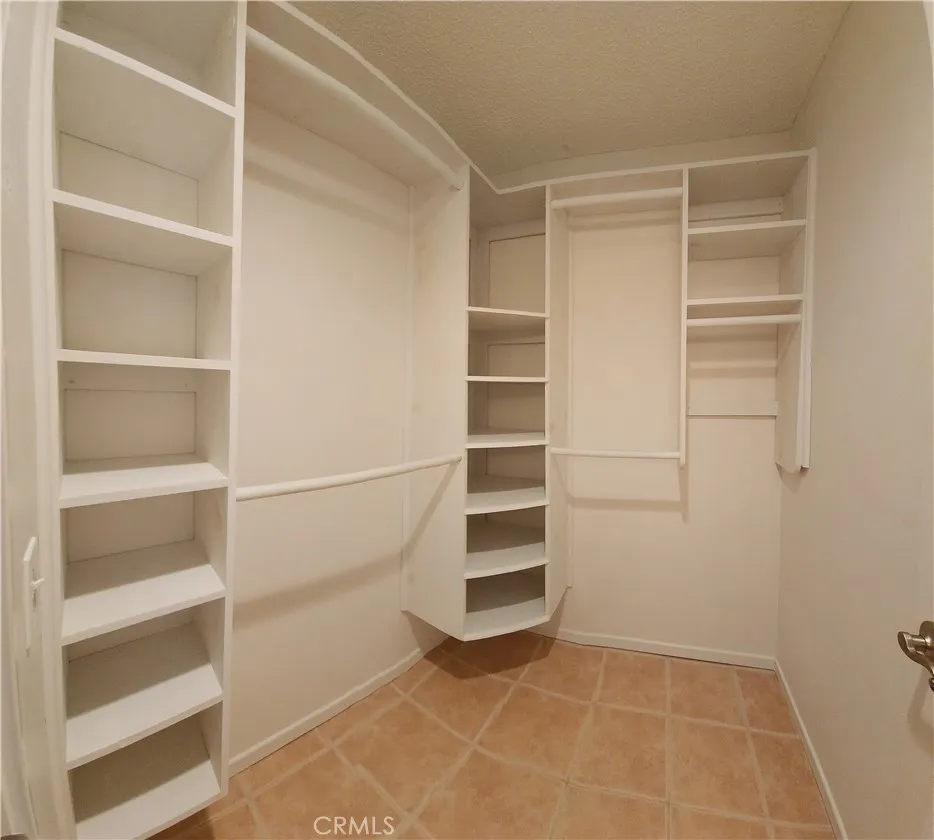 23230 Orange Avenue 2, Lake Forest, California 92630 home-pic-19
