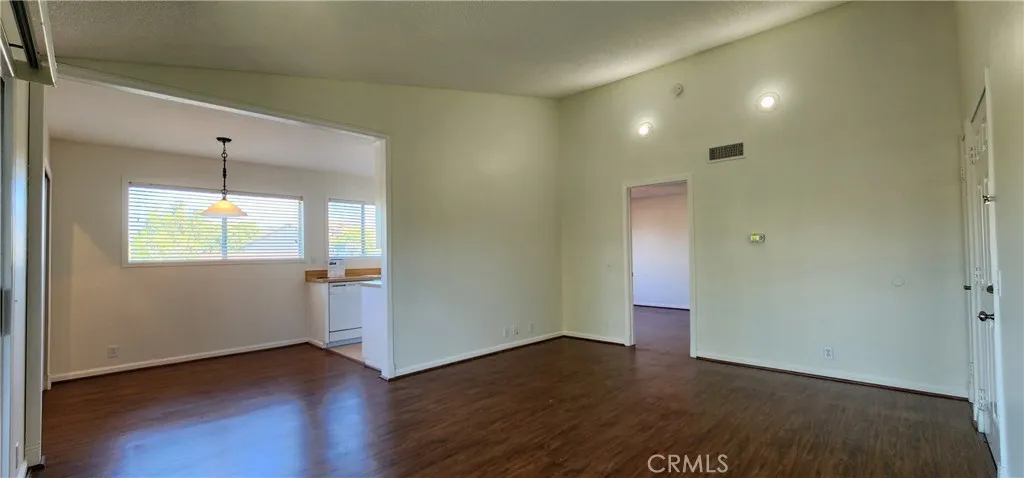 23230 Orange Avenue 2, Lake Forest, California 92630 home-pic-6