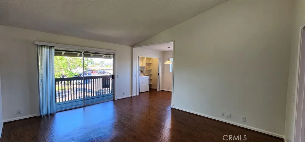 23230 Orange Avenue 2, Lake Forest, California 92630 home-pic-3