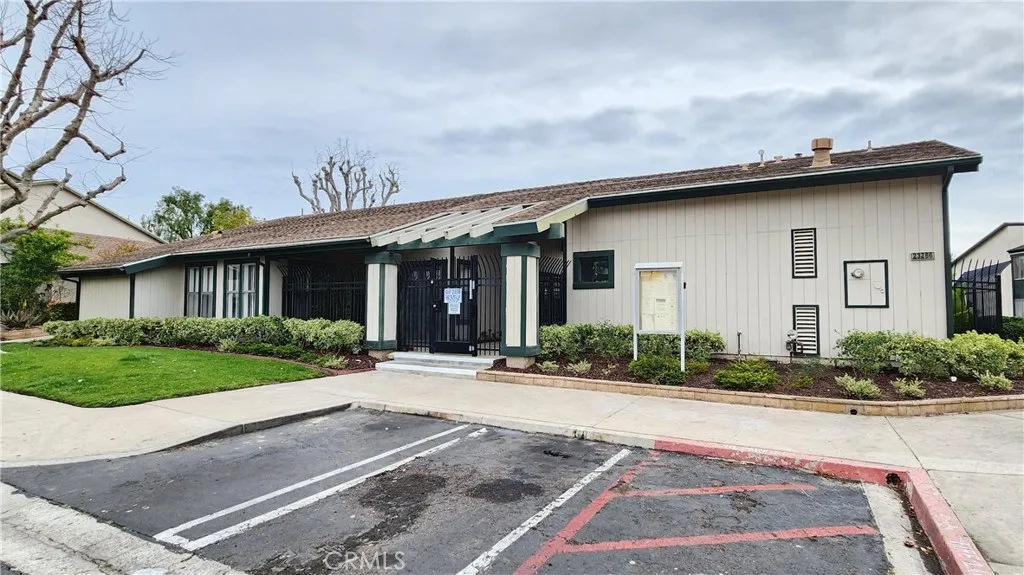 23230 Orange Avenue 2, Lake Forest, California 92630 home-pic-24