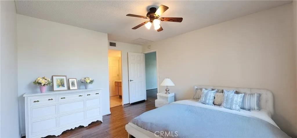 23230 Orange Avenue 2, Lake Forest, California 92630 home-pic-16