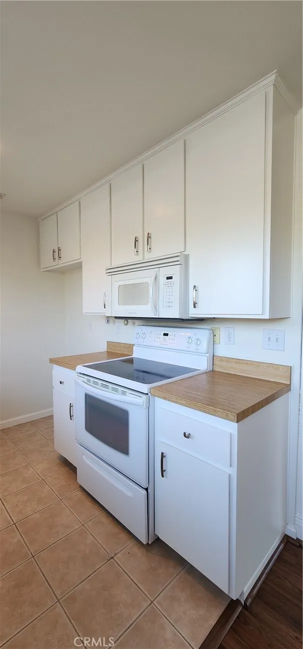 23230 Orange Avenue 2, Lake Forest, California 92630 home-pic-10