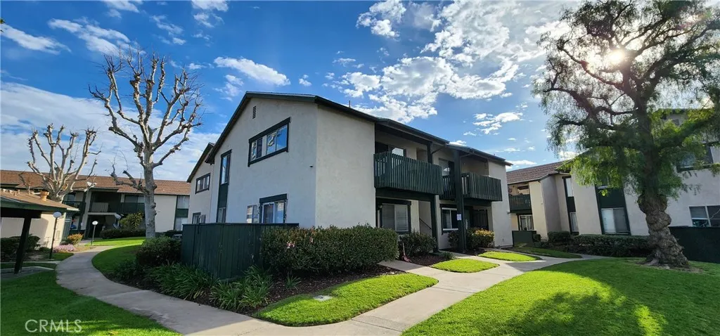 23230 Orange Avenue 2, Lake Forest, California 92630 home-pic-0