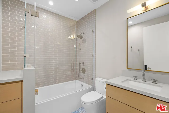 1037 21st Street, Santa Monica, California 90403