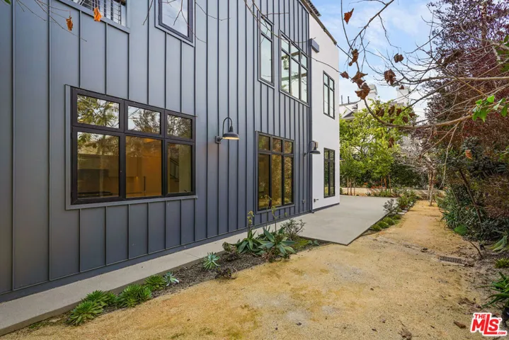 1037 21st Street, Santa Monica, California 90403