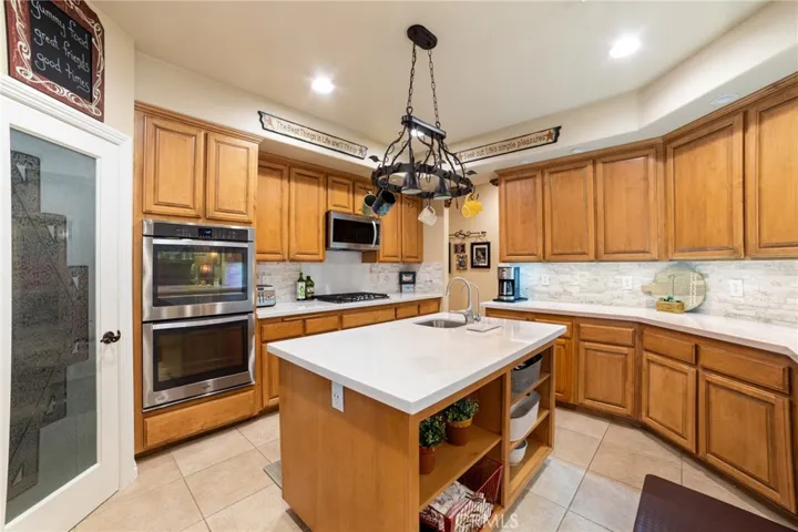 12770 Amberwood Lane, Victorville, California 92395