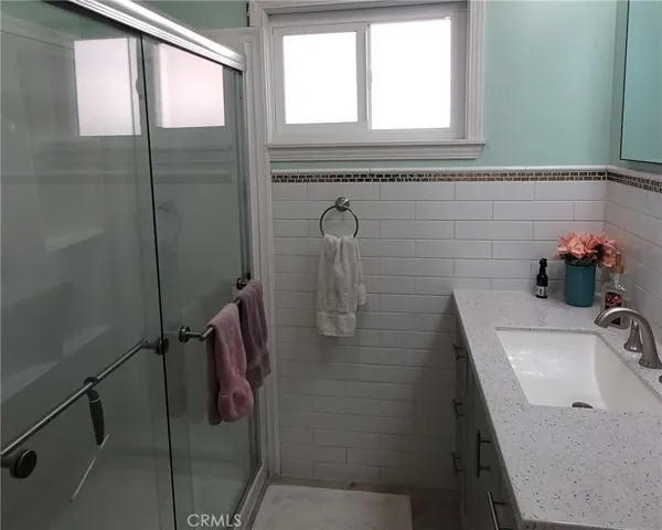 2nd Bathroom