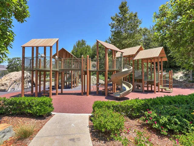 37 Clover, Lake Forest, California 92630