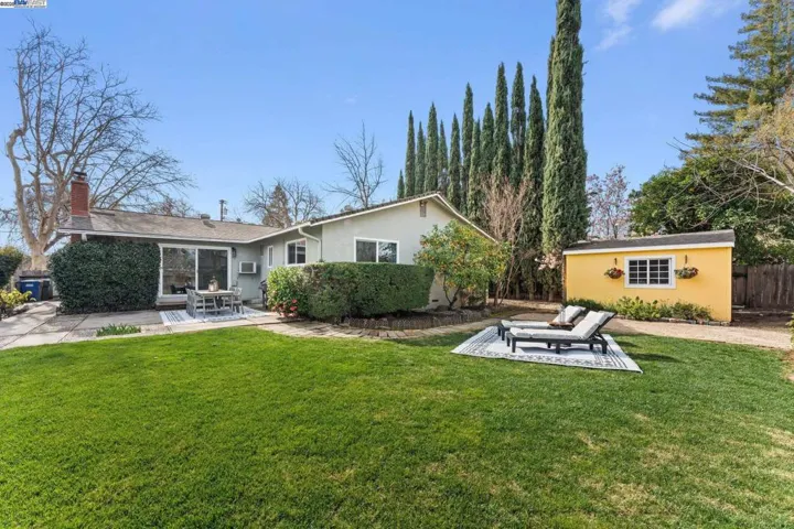 1715 Agadir St, Concord, California 94518