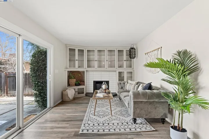 1715 Agadir St, Concord, California 94518