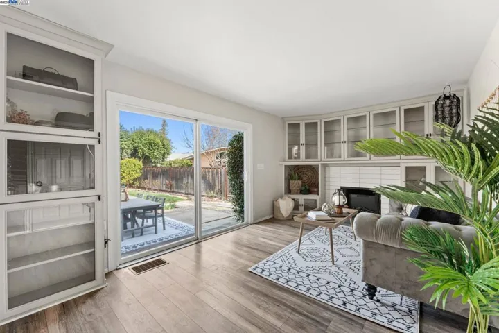 1715 Agadir St, Concord, California 94518