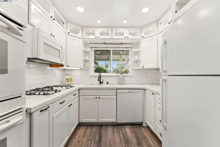 1715 Agadir St, Concord, California 94518