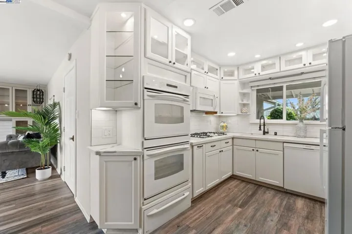 1715 Agadir St, Concord, California 94518