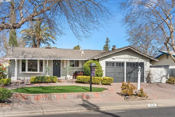 1715 Agadir St, Concord, California 94518