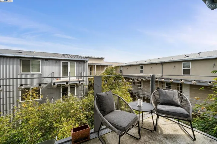 3090 Glascock 402, Oakland, California 94601