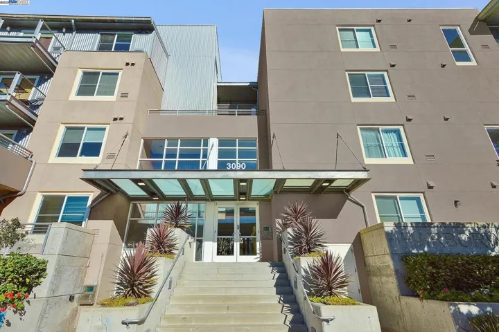 3090 Glascock 402, Oakland, California 94601