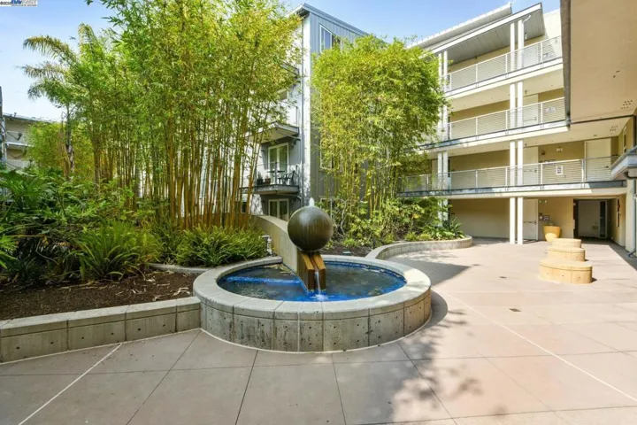 3090 Glascock 402, Oakland, California 94601