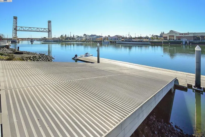3090 Glascock 402, Oakland, California 94601