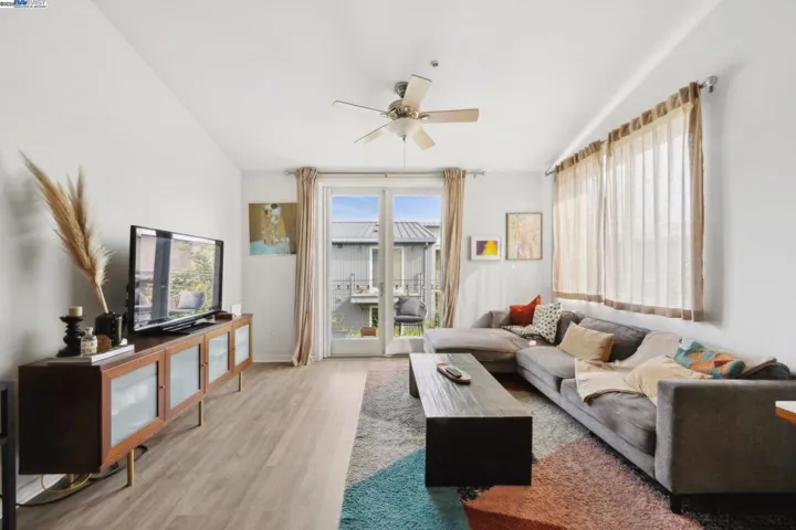 3090 Glascock 402, Oakland, California 94601