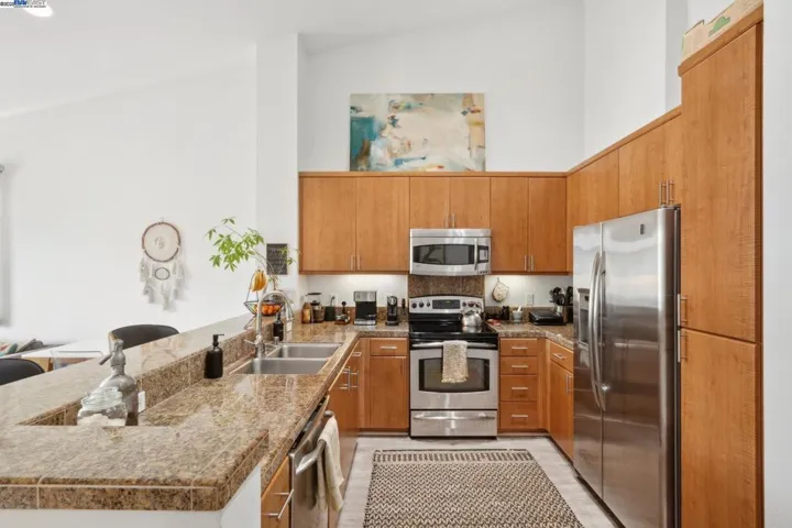 3090 Glascock 402, Oakland, California 94601