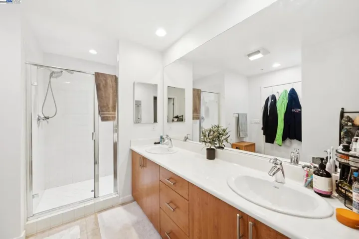 3090 Glascock 402, Oakland, California 94601
