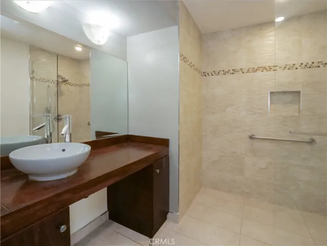 Main Floor Bathroom