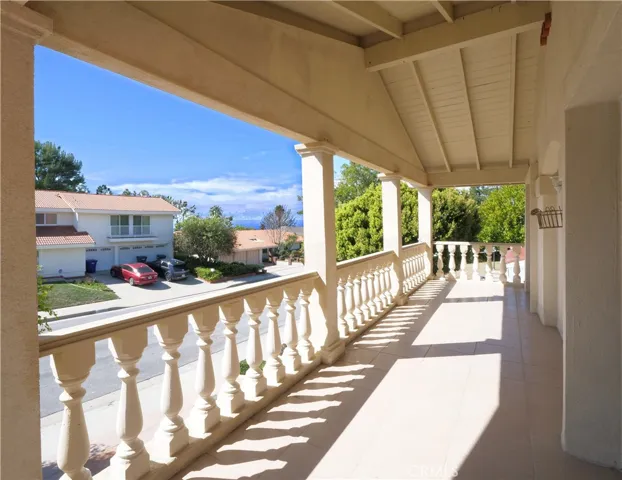 Upper Balcony from 2  Bedrooms
