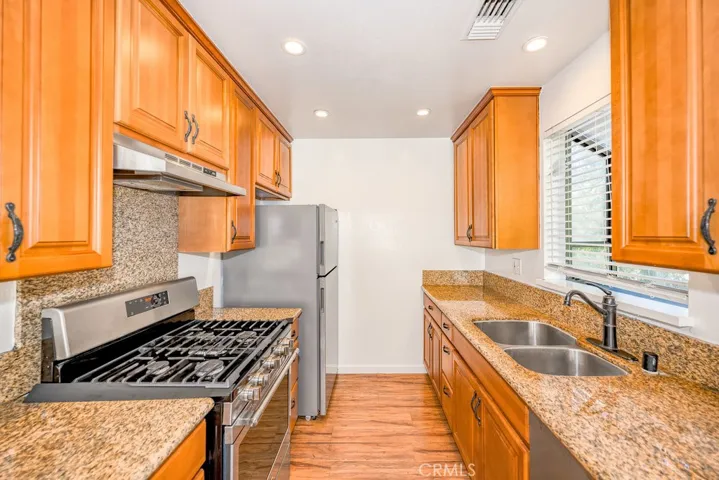 27930 Tyler Lane 402, Canyon Country, California 91387