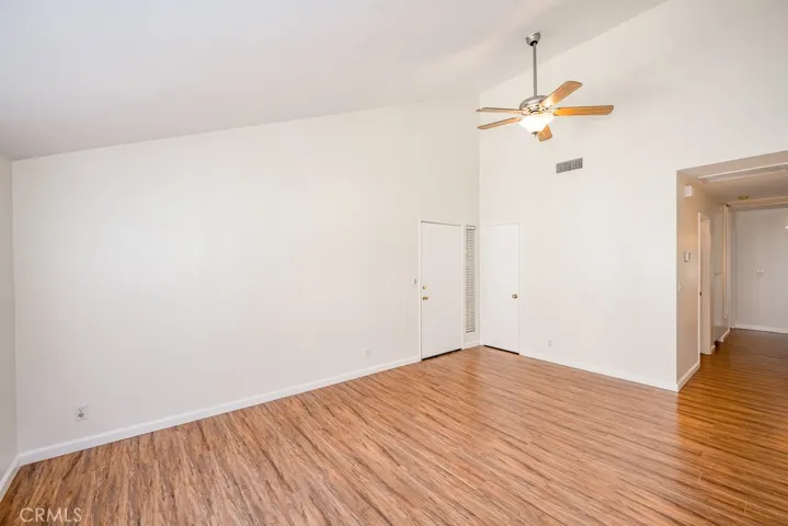 27930 Tyler Lane 402, Canyon Country, California 91387