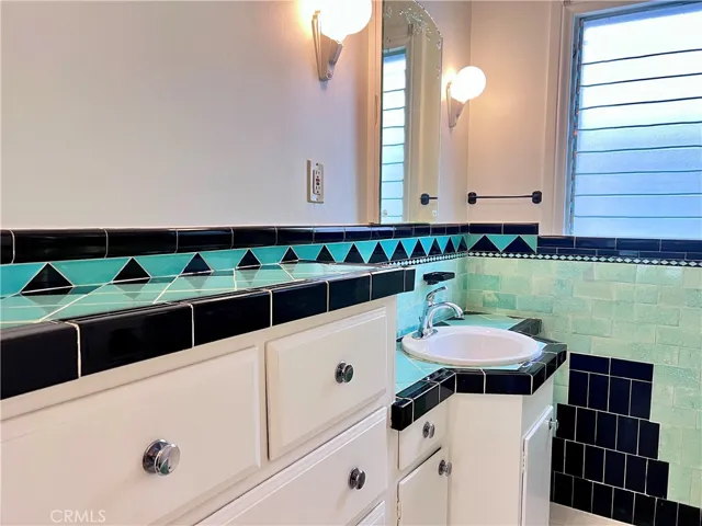 36 Giralda, Long Beach, California 90803