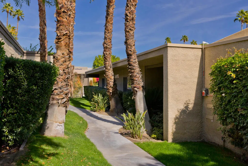 1291 Tiffany Circle N, Palm Springs, California 92262 home-pic-5