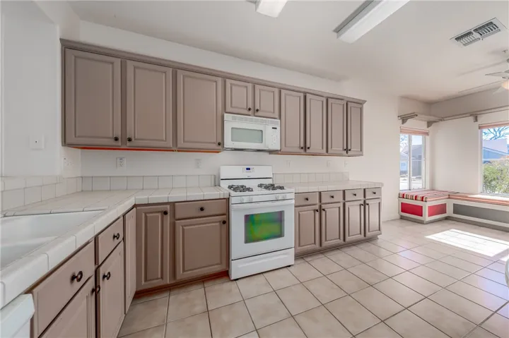 150 Clover Springs Drive, Cloverdale, California 95425
