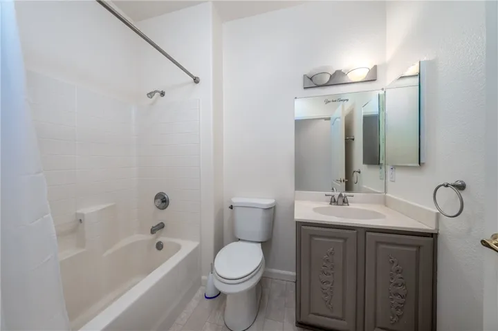 150 Clover Springs Drive, Cloverdale, California 95425