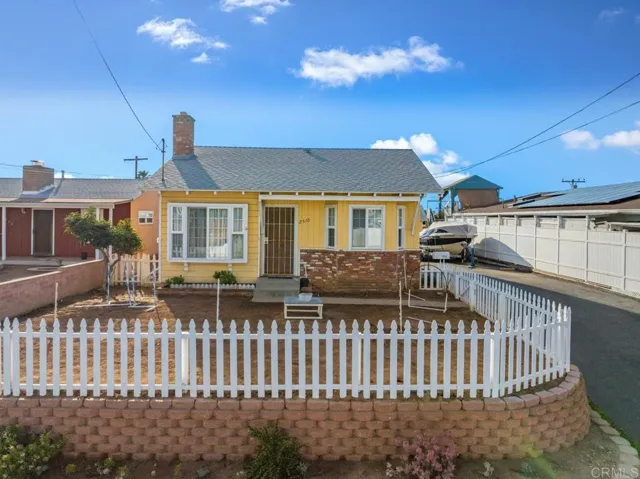 2510 Calle Gaviota, San Diego, California 92139