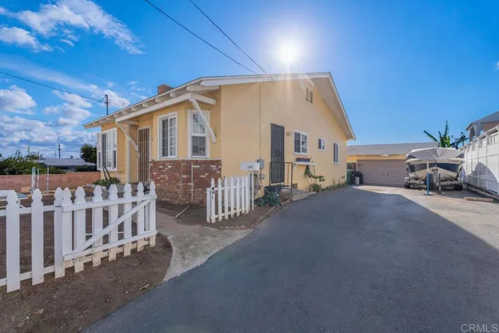 2510 Calle Gaviota, San Diego, California 92139