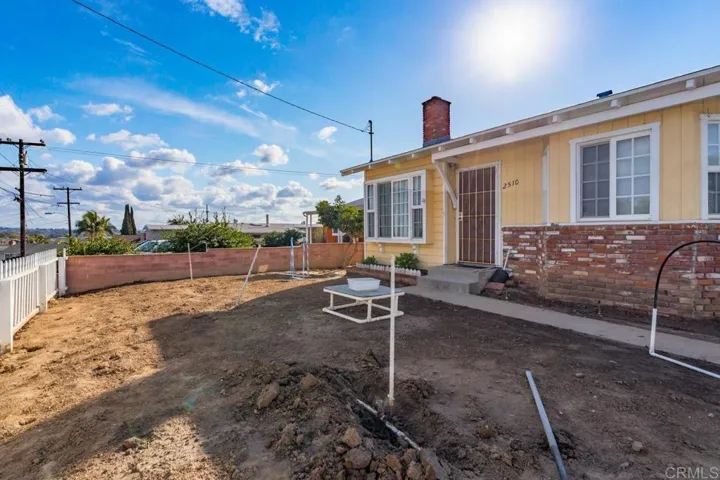 2510 Calle Gaviota, San Diego, California 92139