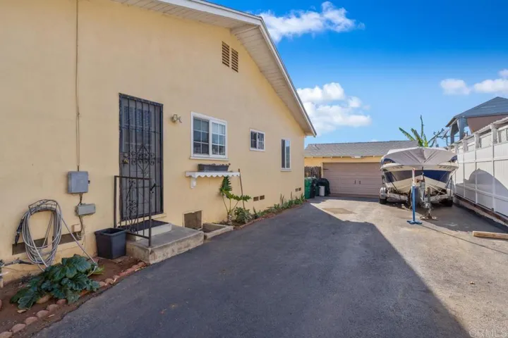 2510 Calle Gaviota, San Diego, California 92139