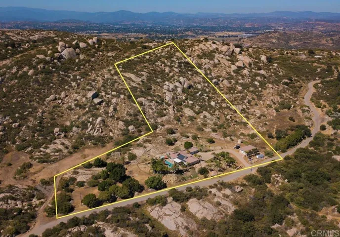 18576 Mahogany Ranch Road, Ramona, California 92065