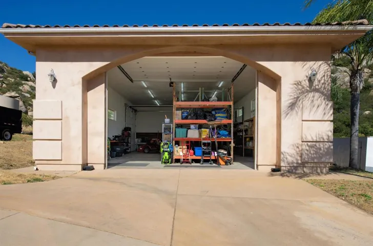 18576 Mahogany Ranch Road, Ramona, California 92065
